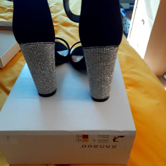 Strappy heels with crystals - Picture 3 of 5